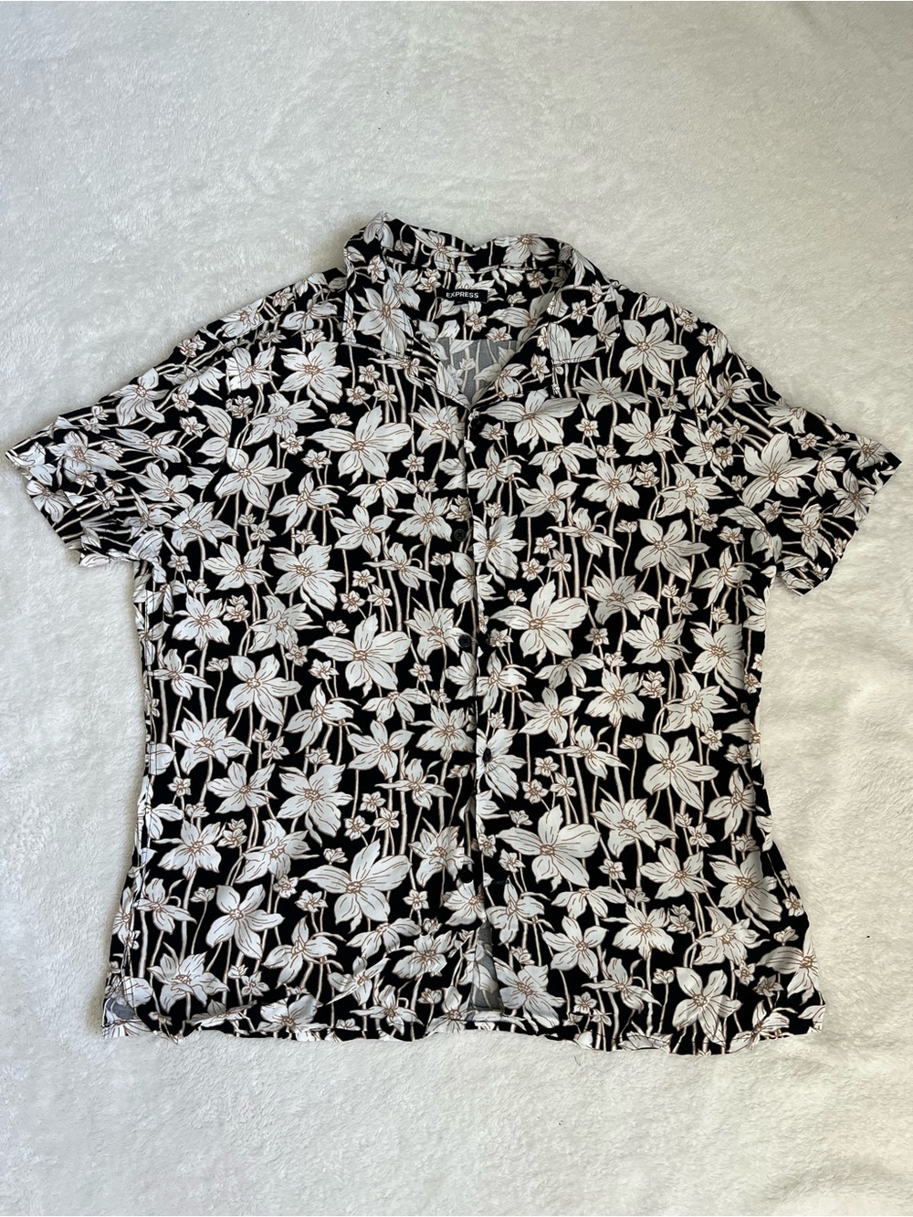 Express Men’s Floral Button-Front Short Sleeve Top - Black/White